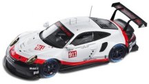 Модель автомобиля Porsche 911 RSR 2017