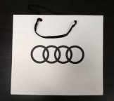 Бумажный пакет Audi, средний 40 х 35 х 13 см.