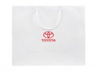 Бум. подарочный пакет Toyota: 42 х 34,5 х 15 см.